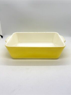 Pyrex Yellow Rectangle Fridgie